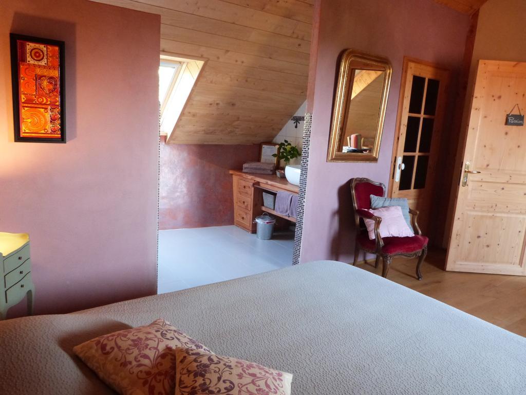 Bed And Breakfast La Fontaine Blanche Melgven Room photo