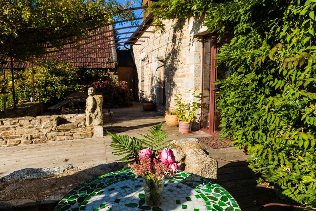 Bed And Breakfast La Fontaine Blanche Melgven Exterior photo